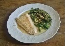 Filet de "Loup ou Bar"... au Citron, Graines de Sésames et Epinards